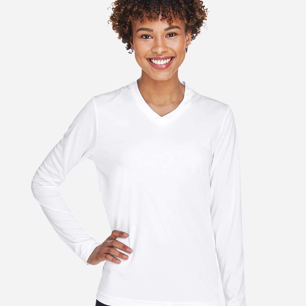 Woman wearing a white long-sleeved v-neck t-shirt